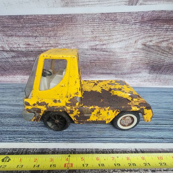 Vintage Nylint turbo power pressed cabover semi parts/repair yellow - Picture 1 of 7